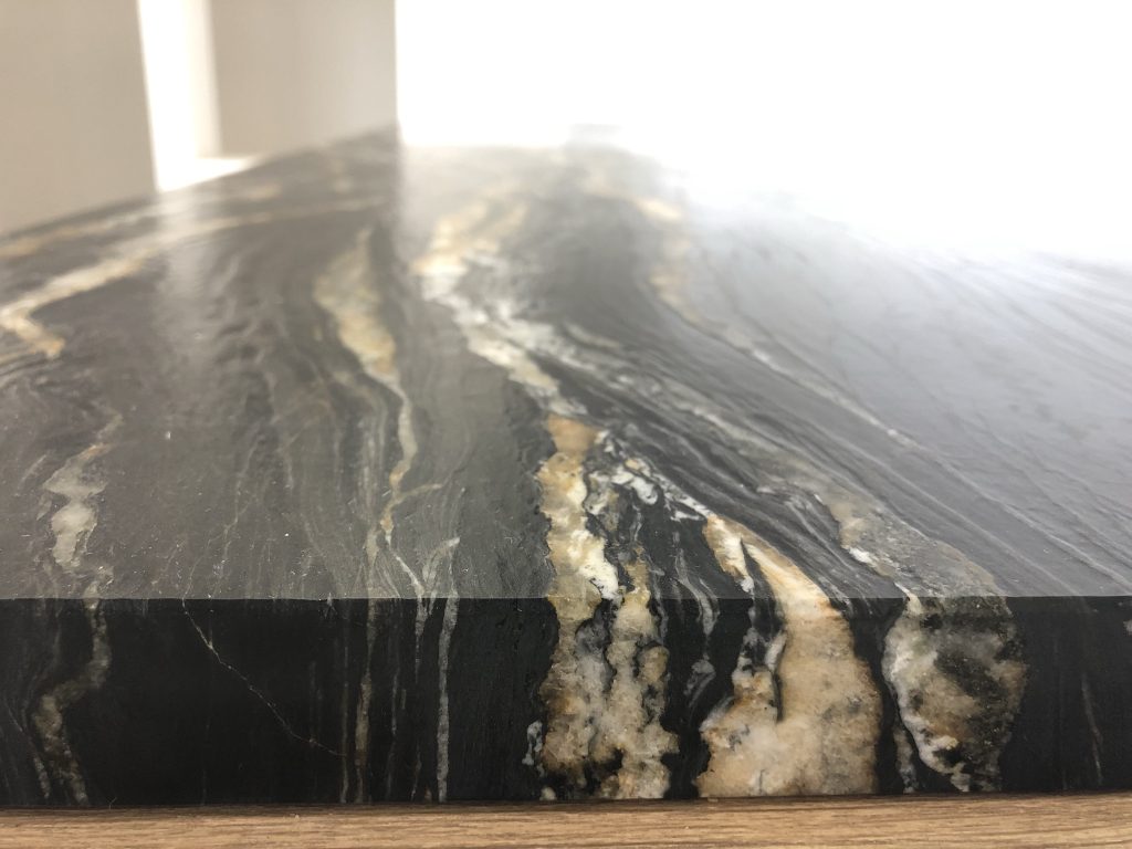 blat łazienkowy z granitu