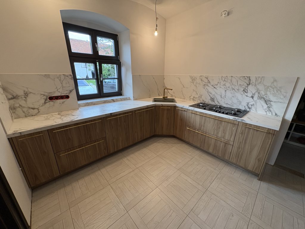 blaty i okładziny ze spieku Keralini Arabescato Naturale