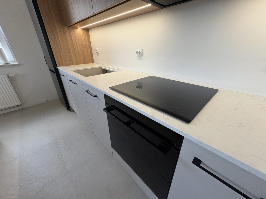 Blaty kuchenne z konglomeratu Azur Creme