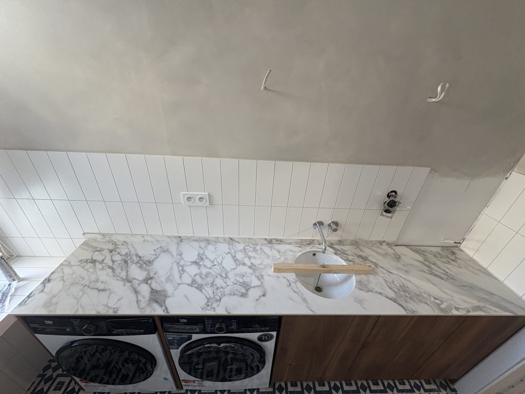 blat łazienkowy ze sieku Arabescato Naturale