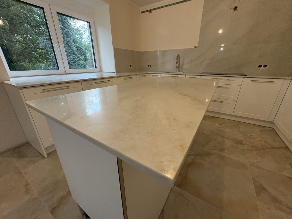 blaty kuchenne z konglomeratu Taj Mahal