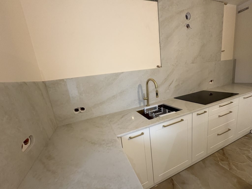 blaty kuchenne z konglomeratu Taj Mahal