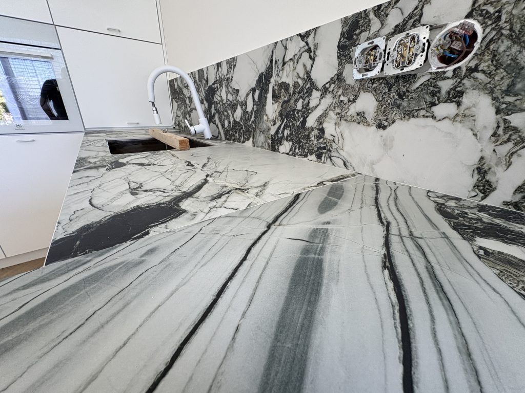 blaty kuchenne ze spieku kwarcowego Jade