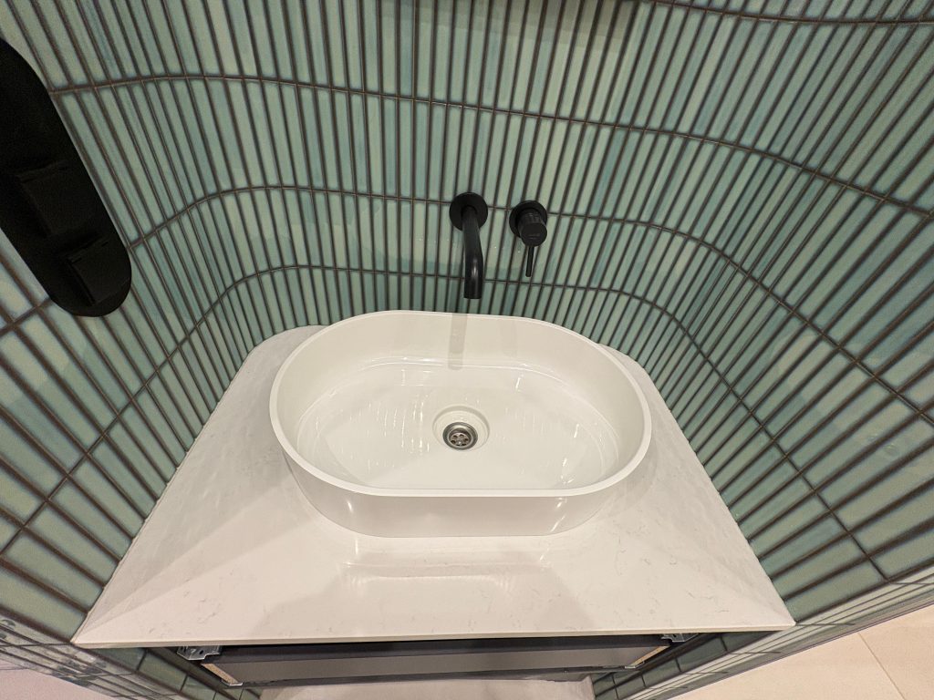 blat łazienkowy z konglomeratu Noble Linea - widok z góry