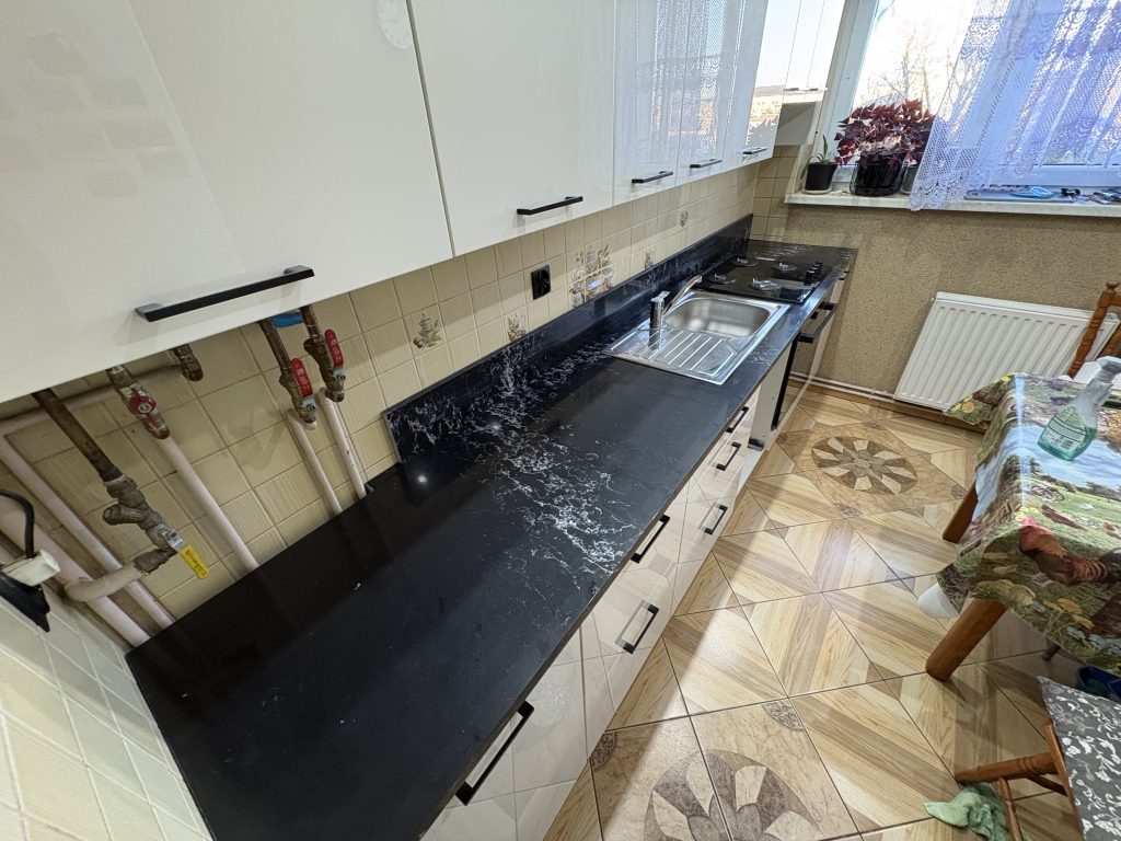 blat kamienny z konglomeratu Pearl Lava 3 cm - widok na  całość