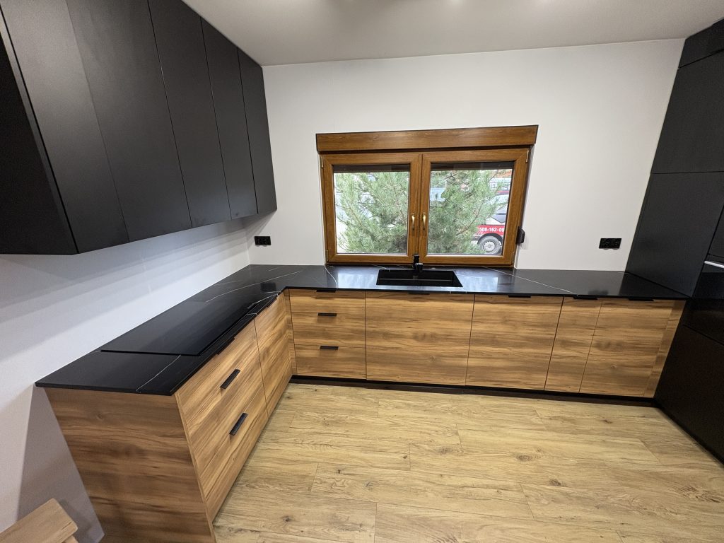 blaty kuchenne - konglomrat Nero Marquina - widok na całość